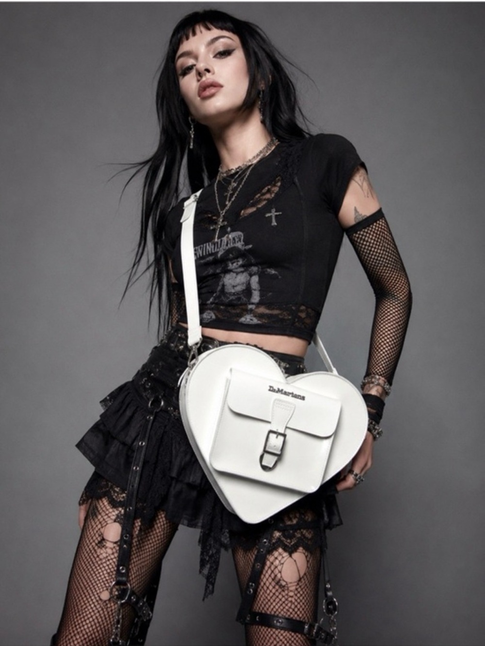 NWT DR.MARTENS WHITE LEATHER HEART SHAPE BACKPACK - Picture 2 of 16